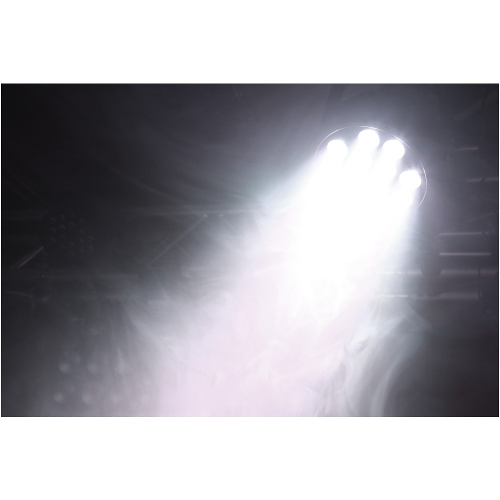 BeamZ BT300 FlatPAR 12x 10W 6-in-1 LEDs 151.310 8 BeamZ BT300 FlatPAR 12x 10W 6-in-1 LEDs 151.310 8