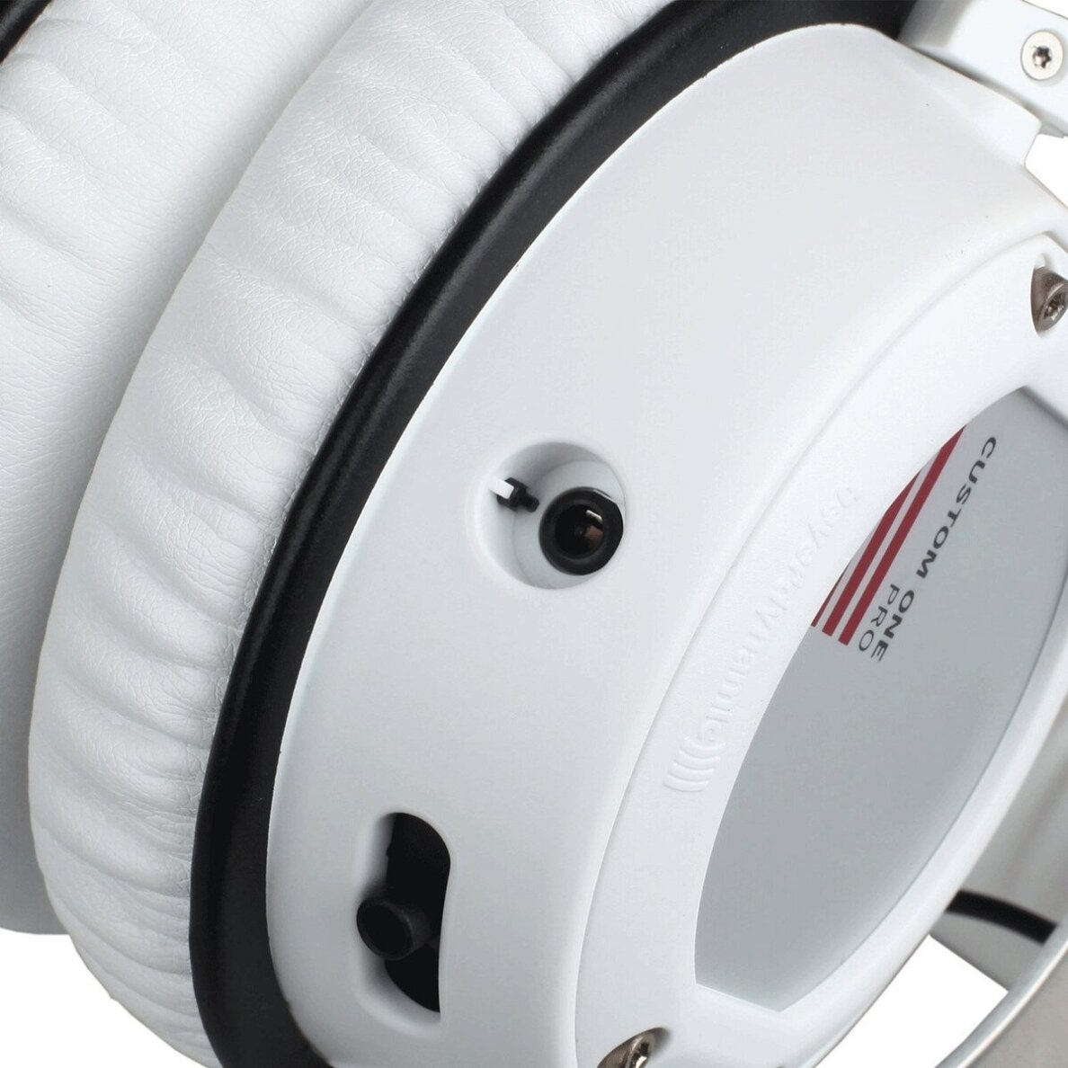 Beyerdynamic Custom One Pro 16 ohm Closed Headphones 4 Beyerdynamic Custom One Pro 16 ohm Closed Headphones 4