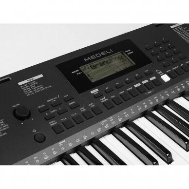 SINTEZATORIUS MEDELI MK100 MILLENIUM SERIES 6