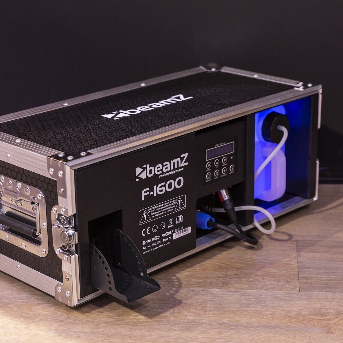 BEAMZ F1600 PRO FAZE MACHINE IN FLIGHTCASE 160.513 6 BEAMZ F1600 PRO FAZE MACHINE IN FLIGHTCASE 160.513 6