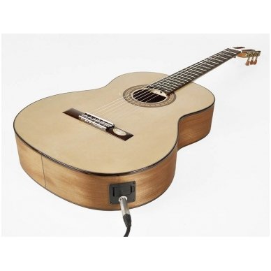 Famenco Guitar With Electronics Salvador Cortez CF-55E Flamenco Series 4 Famenco Guitar With Electronics Salvador Cortez CF-55E Flamenco Series 4