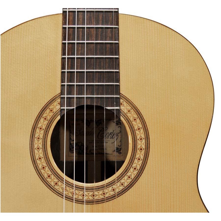 Classical Guitar Salvador Cortez CS-32 Solid Top Artist Series 2 Classical Guitar Salvador Cortez CS-32 Solid Top Artist Series 2