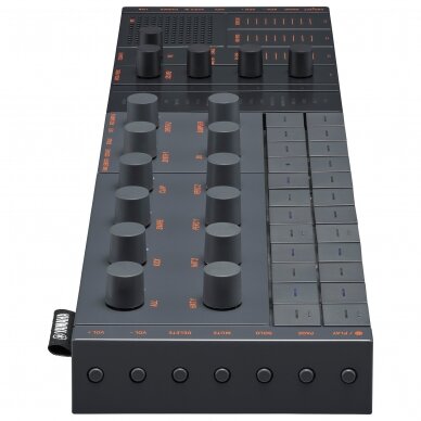 YAMAHA SEQTRAK-B (BLACK) SYNTHESIZER 2 YAMAHA SEQTRAK-B (BLACK) SYNTHESIZER 2
