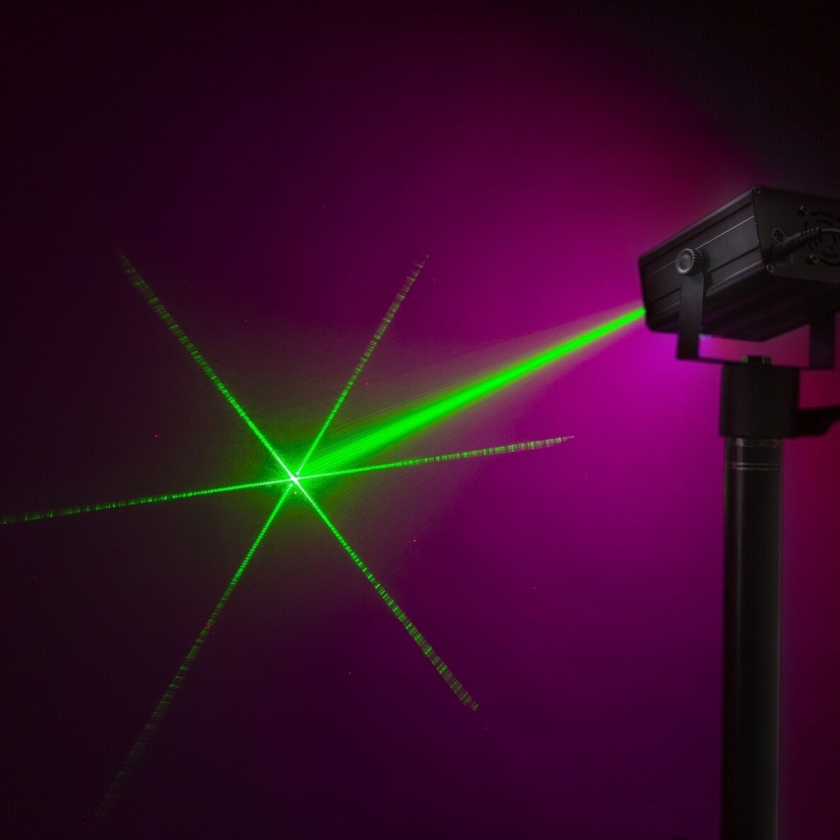 BEAMZ ACRUX QUATRO R/G PARTY LASER SYSTEM WITH RGBW LEDS 152.610 13 BEAMZ ACRUX QUATRO R/G PARTY LASER SYSTEM WITH RGBW LEDS 152.610 13