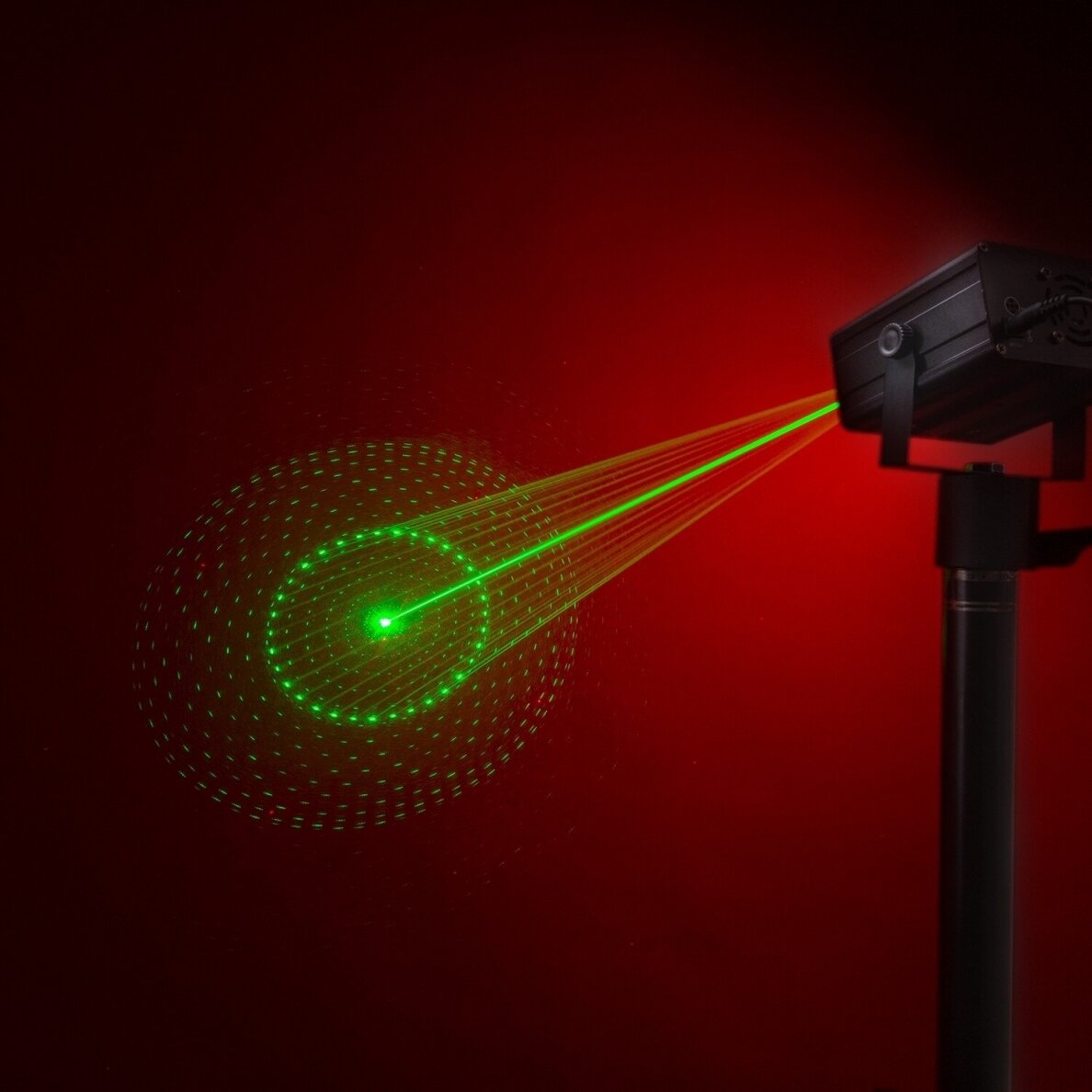 BEAMZ ACRUX QUATRO R/G PARTY LASER SYSTEM WITH RGBW LEDS 152.610 9 BEAMZ ACRUX QUATRO R/G PARTY LASER SYSTEM WITH RGBW LEDS 152.610 9